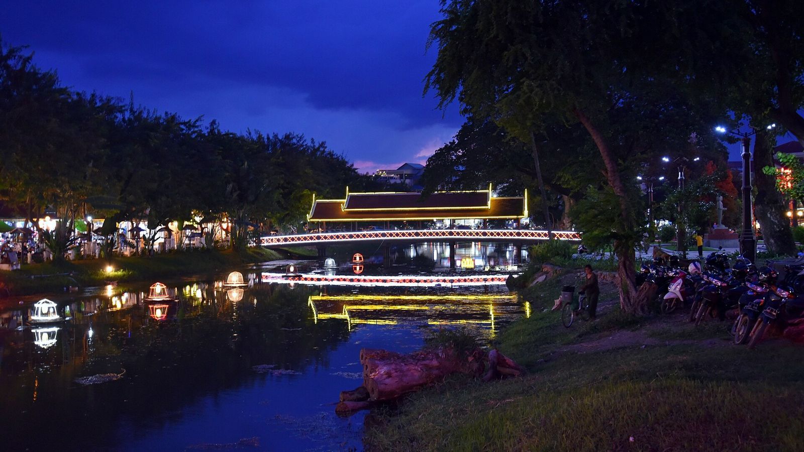 Night view of Siem Reap River, Siem Reap, Cambodia - the bridge may (or may not) be subject to copyright, but the de minimis principle applies to it and to any other elements of the image that may be 